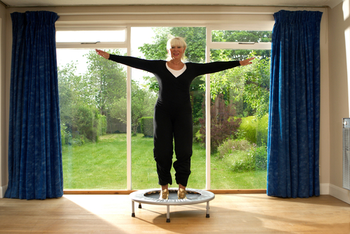 Supermodel unboxes new trampoline
